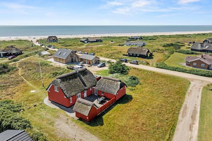 Ferienhaus für 8 Personen, mit Pool und Sauna in Blavand