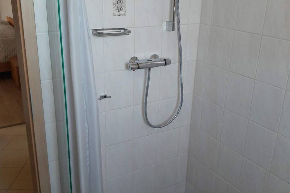 Ganze Wohnung, Ferienwohnung mit großzügiger Liegewiese - Ferienwohnung Hombitz in Altenkirchen (Westerwald), Altenkirchen & Umgebung