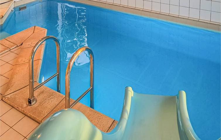 Ferienhaus für 10 Personen mit Seeblick in Tveitvatnet, Åmli