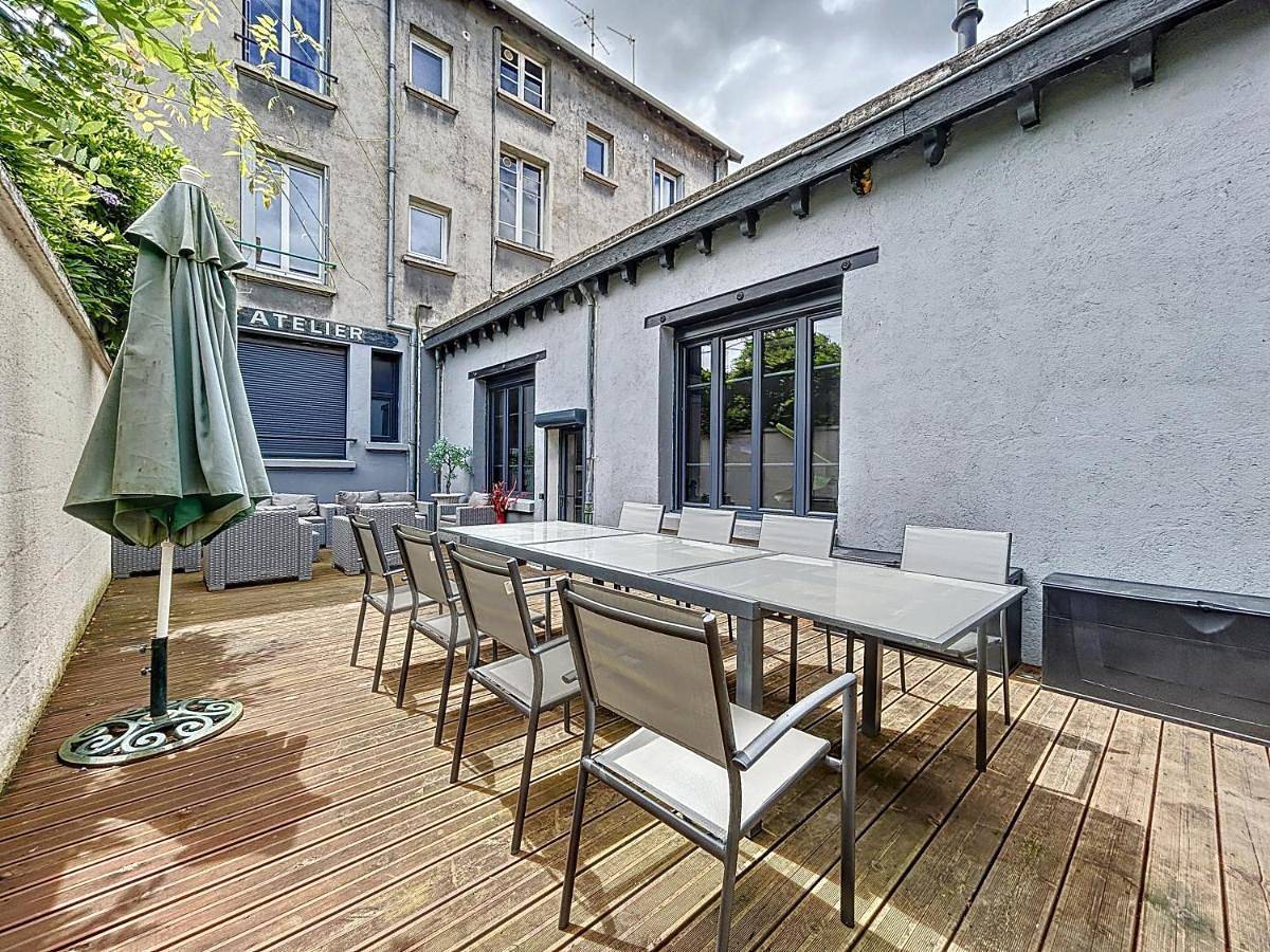 Appartement entier, Loft Terrasse avec Spa proche centre historique in Montluçon, Région de Montluçon