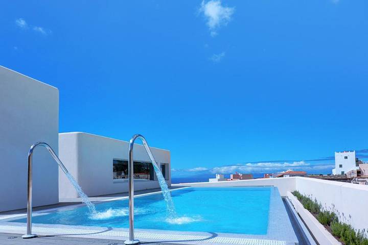 Apartamento de vacaciones para 3 personas, con vistas además de terraza y piscina - 1