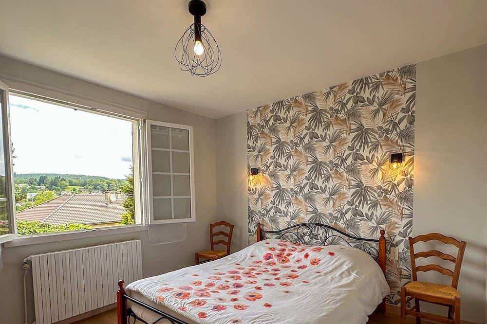 Family Home and Nature in Eymoutiers in Eymoutiers, Región de Limoges