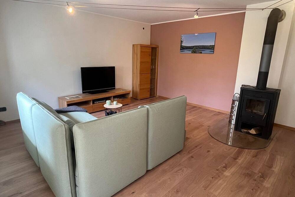 Ganze Wohnung, Ferienwohnung Eifelliebe Gillenfeld - 4-Bett-Ferienwohnung mit Bad/Wc, bis 6 in Gillenfeld, Vulkaneifel