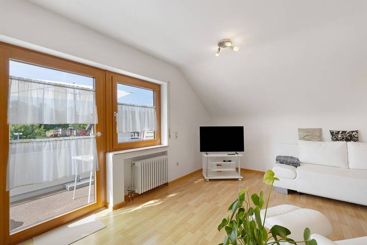 Hel lägenhet, Apartment 'Urlaub In Der Sonnenstadt 72351' with Balcony and Wi-Fi in Geislingen, Neckar-Alb