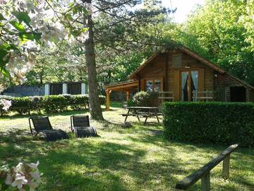 Chalet pour 3 personnes, avec piscine et jardin dans l' Aveyron