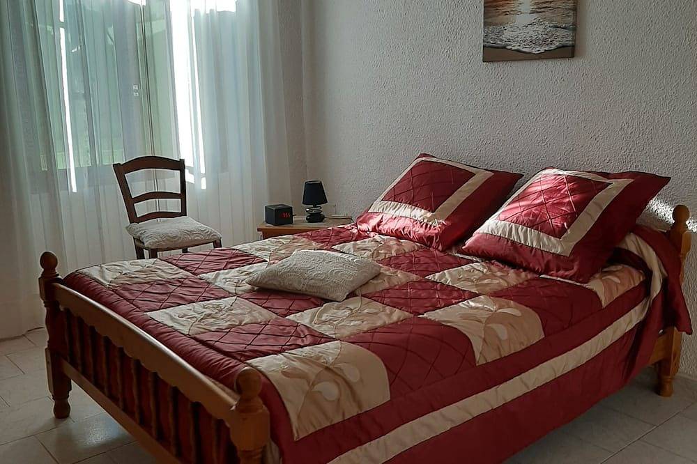 Ganze Wohnung, Freistehendes Haus mit Pool-, Meer- und Bergblick in Bastia, Cap Corse