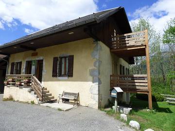 Gîte pour 4 personnes, avec jardin et terrasse à Le Châtelard