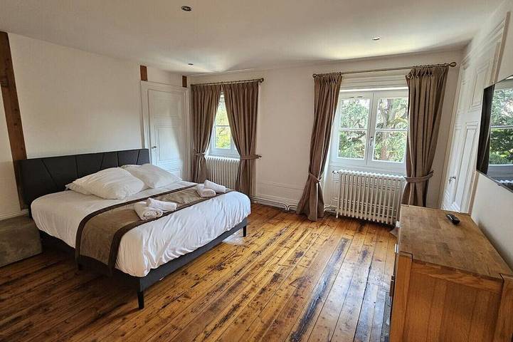 Château pour 9 personnes, avec Jardin dans Rhône - 3