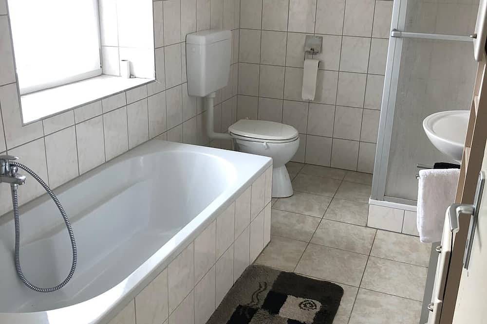 Ganze Wohnung, Idyllisches Bauernhaus in Höhenlage im Bayerischen Wald. Wlan in Hutthurm, Ostbayern