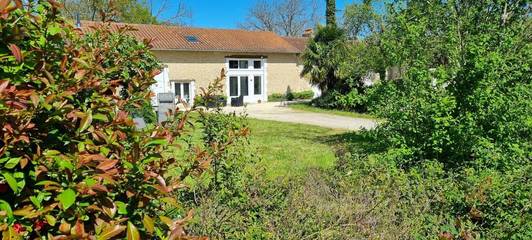 Location de vacances pour 10 personnes, avec jardin, animaux acceptés à Ribérac