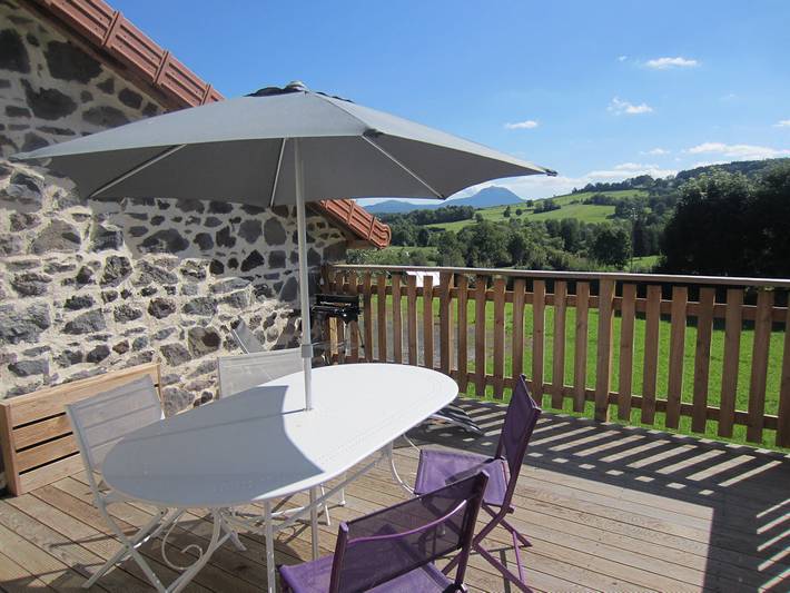 Gîte pour 5 personnes, avec terrasse et jardin, animaux acceptés à Saint-Pierre-Roche