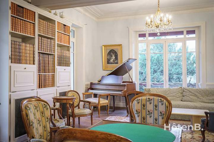 Location de vacances pour 14 personnes, avec balcon et jardin à Lubersac - 2