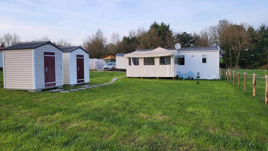 Gîte pour 4 personnes, avec terrasse ainsi que vue et jardin à Chambellay - 3