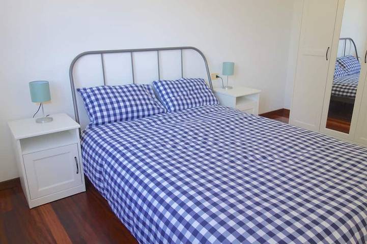 Sunny, spacious house with beautiful views, close to beaches and restaurants. in Ladrido, Ortigueira