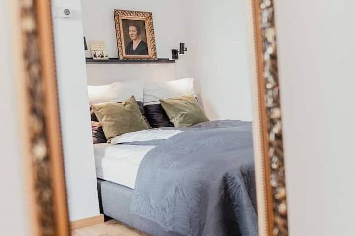 Ferienwohnung für 4 Personen, mit Balkon in Bergpark Wilhelmshöhe - 2