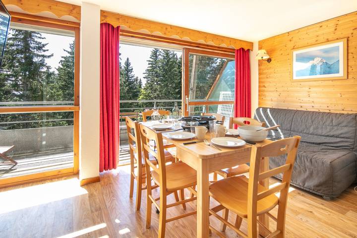 Ferienwohnung für 7 Personen, mit Balkon und Whirlpool sowie Pool und Sauna