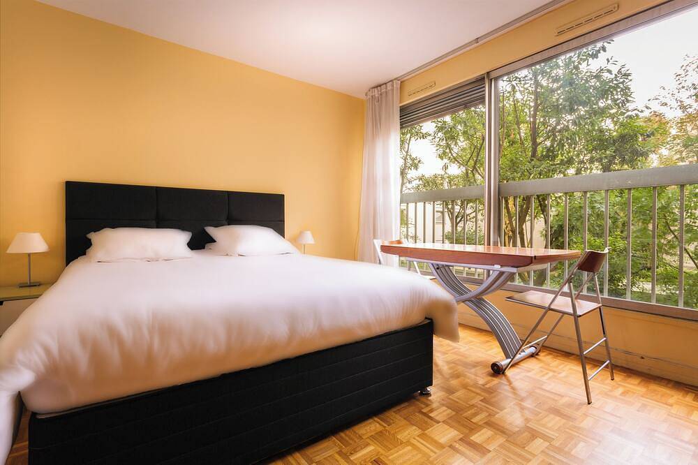 Appartement entier, Studio calme et confortable à deux pas du Marais in Paris, Île de France