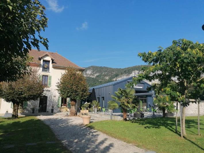 Location de vacances pour 6 personnes, avec Terrasse ainsi que Jardin et Vue à Saint-Christophe (Savoie)