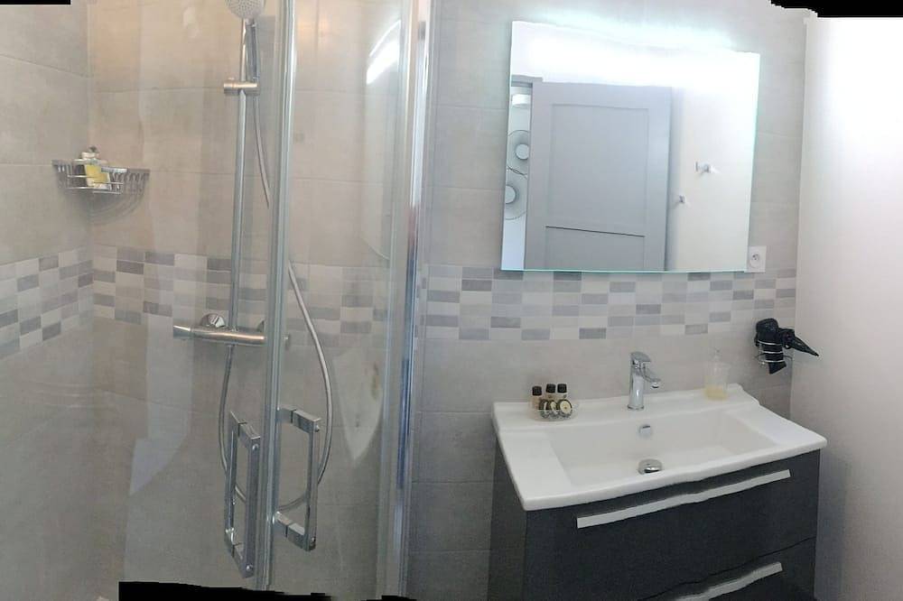 Entire apartment, Apartment \"Le Pont Neuf 61\" ** in Alençon, Alençon region