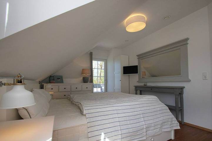 Freya Vacation Home - Cozy Swedish-style home near the beach with a view of the sea - in Wiek, Ruegen