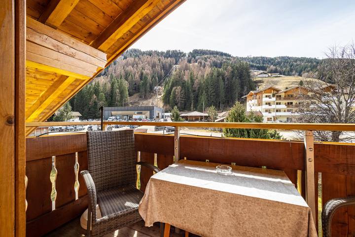 Entire apartment, Apartment 'Gartnerhof Sonnenblume' with Mountain View, Shared Garden and Wi-Fi in Stubai Alps, Brenner
