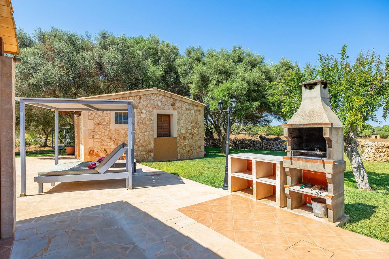 Maison de campagne "Churi" avec piscine privée, Wi-Fi et climatisation in Portopetro, Santanyí