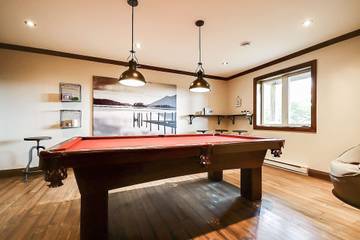 Vacation Rental for 11 Guests in Lac-Supérieur, Quebec, Picture 3