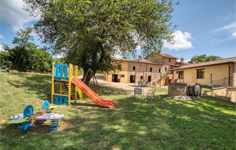 Ferienhaus für 20 Personen, mit Terrasse und Garten sowie Pool in Umbrien - 2