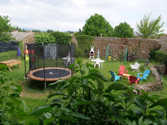 Gîte pour 4 personnes, avec Terrasse ainsi que Jardin et Vue à Quintenas