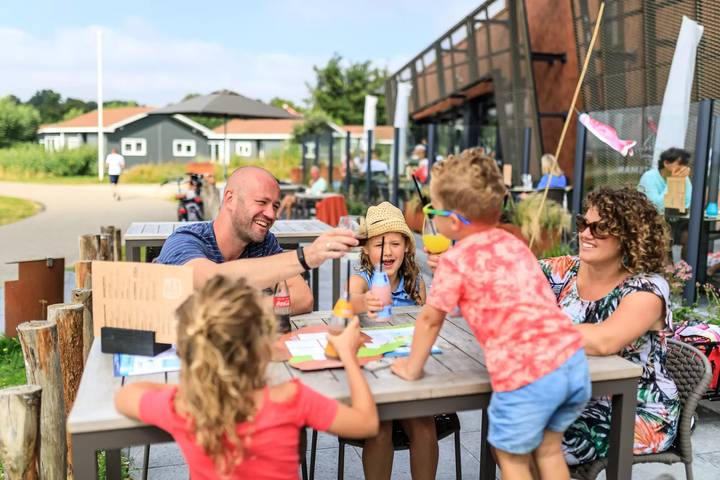 Camping für 6 Personen, mit Pool, mit Haustier in Kamperland - 3