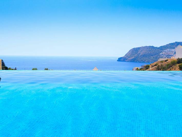 Holiday home for 6 people, with garden and pool - 1