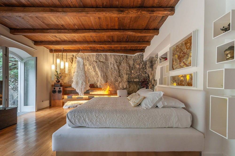 Villa Shah a place to listen to the sea in Amalfi Coast in Conca dei Marini, Sorrento Coast