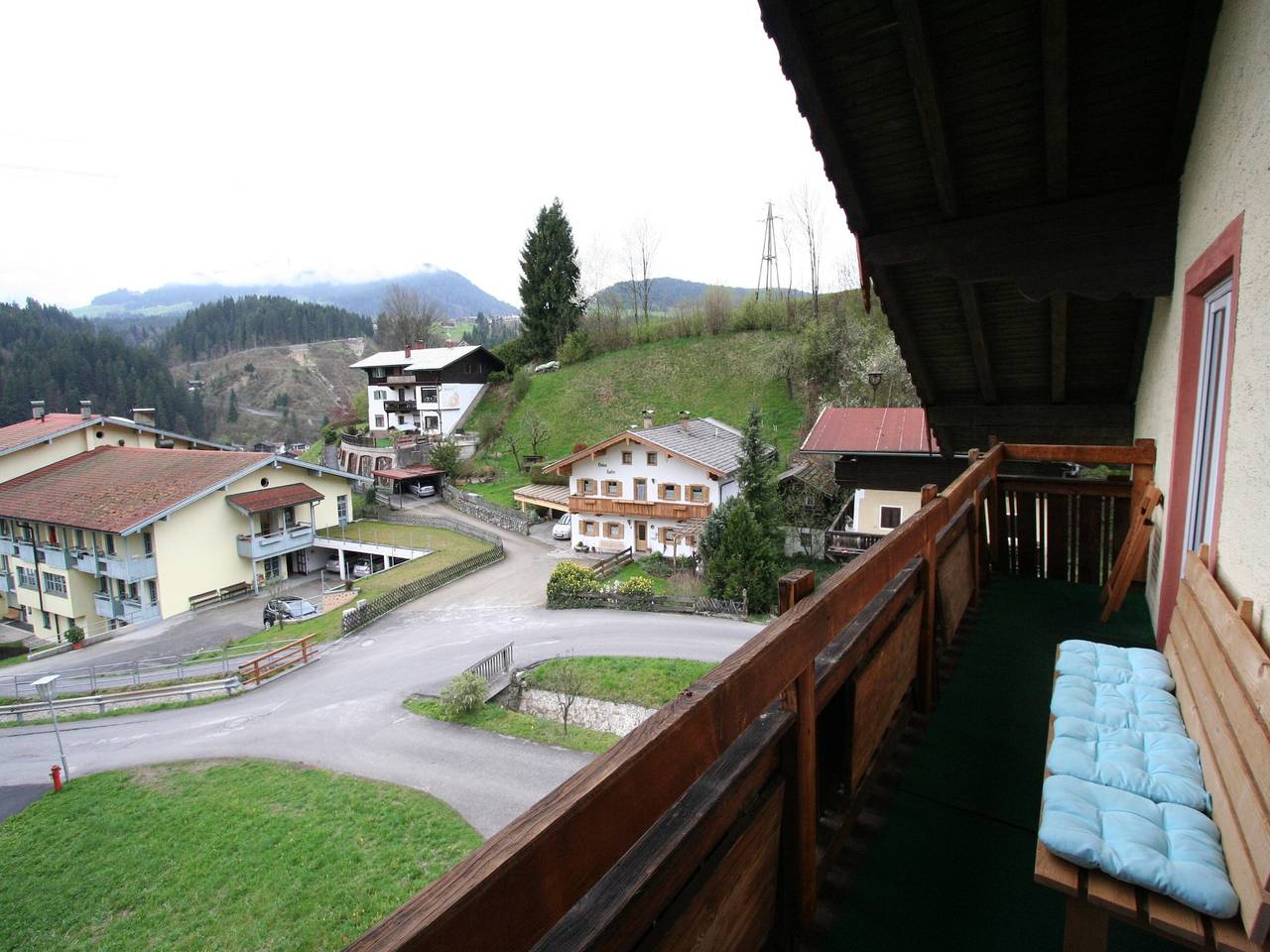 Ganze Wohnung, Chalet in Hopfgarten am Skilift in Hopfgarten im Brixental, Kaisergebirge