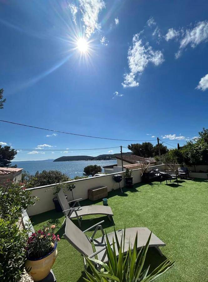 Location de vacances pour 5 personnes, avec Terrasse ainsi que Jardin et Vue dans Plage du Ranquet