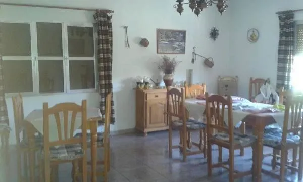 Casa de huéspuedes para 3 personas, con jardín además de vistas y balcón - 1