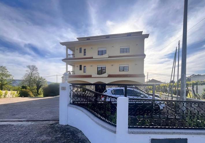 Hôtel pour 3 personnes, avec vue ainsi que jardin et terrasse dans Paredes de Coura - 2