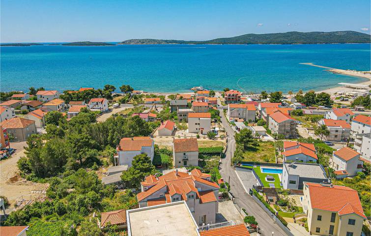 Ferienwohnung für 4 Personen, mit Garten und Terrasse in Sibenik - 4