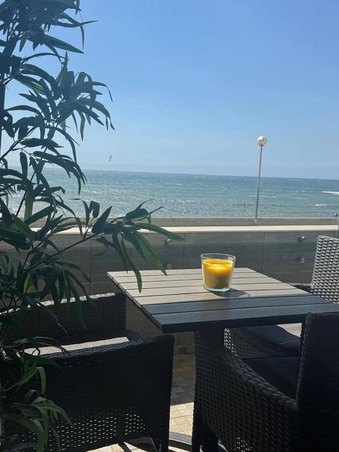 Gîte pour 5 personnes, avec piscine ainsi que vue et jardin dans A Ver-o-Mar