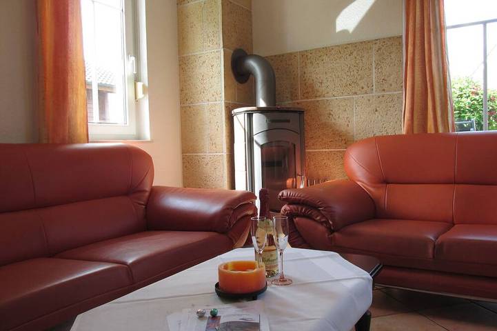 Ferienhaus für 5 Personen, mit Sauna und Terrasse sowie Garten, mit Haustier