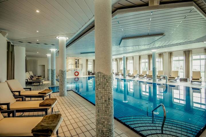Hotel für 10 Personen, mit Terrasse und Garten sowie Sauna am Tollensesee - 2
