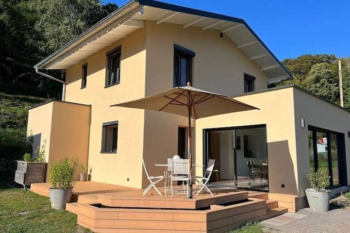 Location de vacances pour 6 personnes, avec terrasse et jardin, animaux acceptés dans Saint-Stail