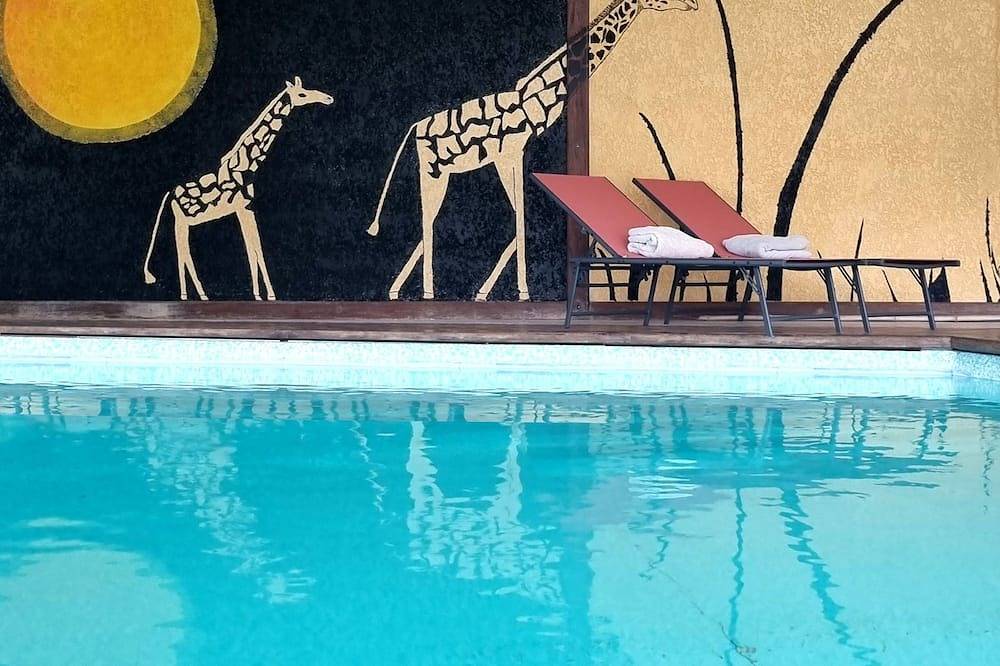 Appartement entier, La Casa Sereno - Appartement avec piscine couverte et chauffée in Saint-Laurent-du-Pape, Privas (arrondissement)