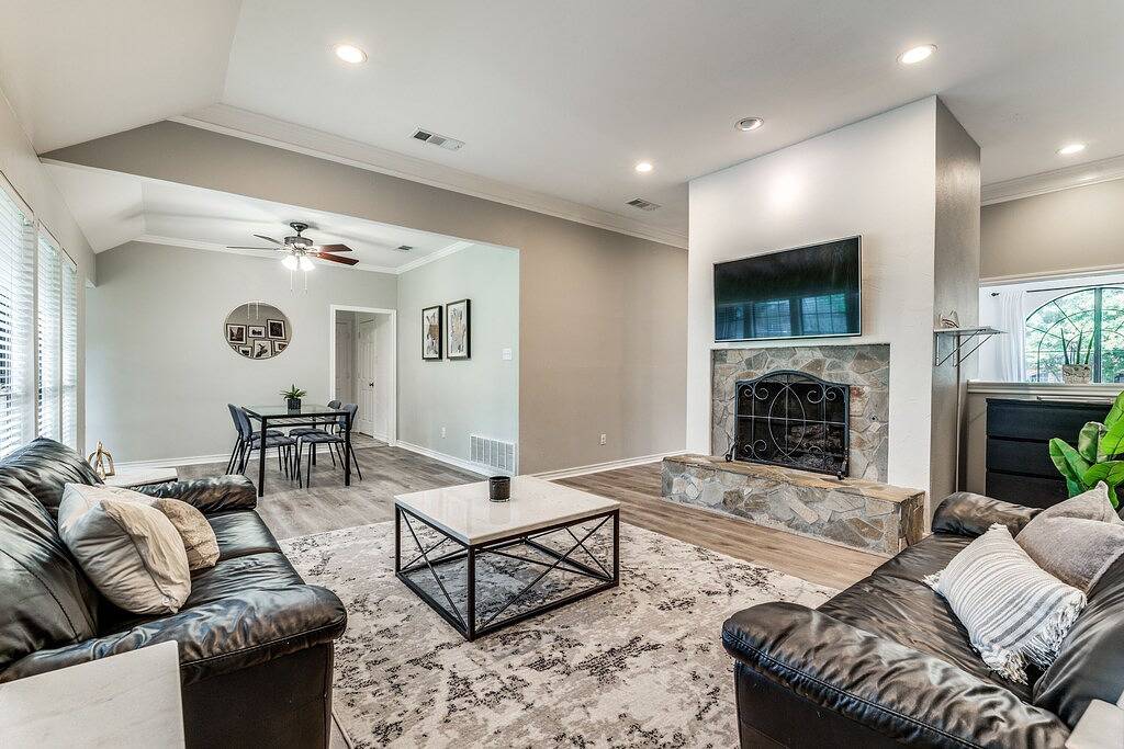 Cozy 4bd/2br house by Mira Vista: Family-friendly, 30+ day stays welcome! in Fort Worth, Tarrant County