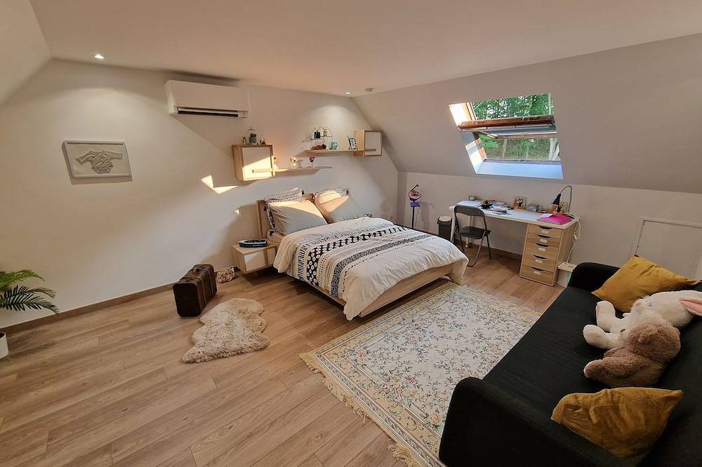 Villa Neuve Tout Confort et Extra Spacieuse Entièrement Climatisée in Villepinte, Sena-Saint Denis