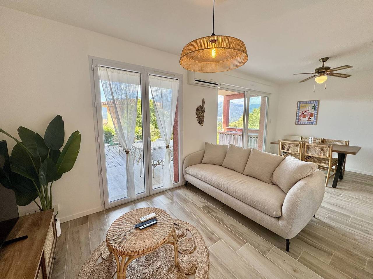 Apartamento vacacional entero, Two comfortable rooms on the heights of Propriano in Propriano, Distrito de Sartène