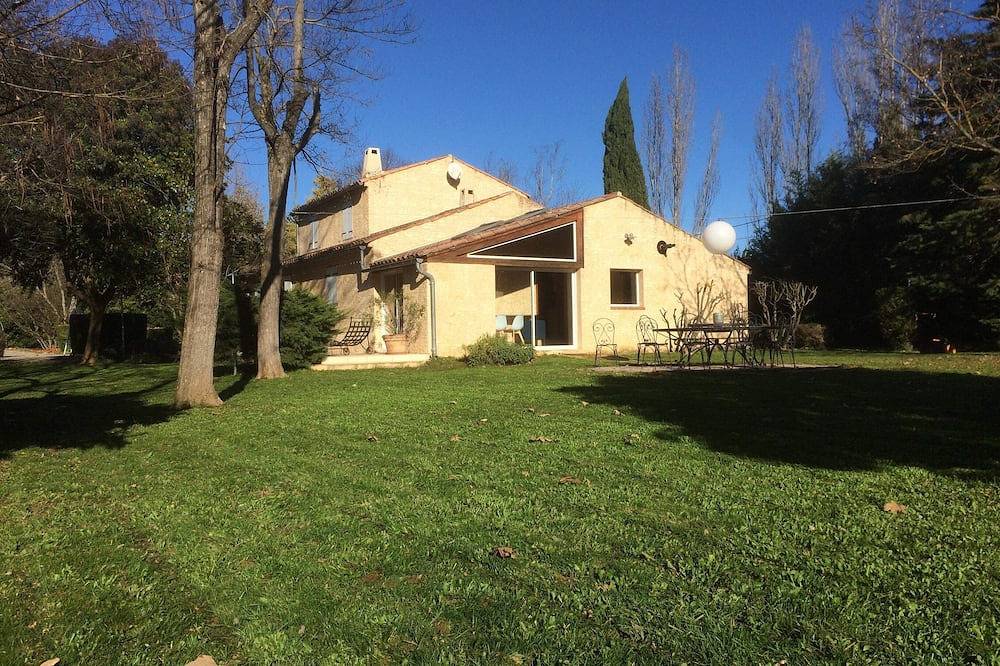 Comfortabel huis met zwembad en privé tennisbaan in het hart van de groene Provence in Saint-Maximin-la-Sainte-Baume, Brignoles region
