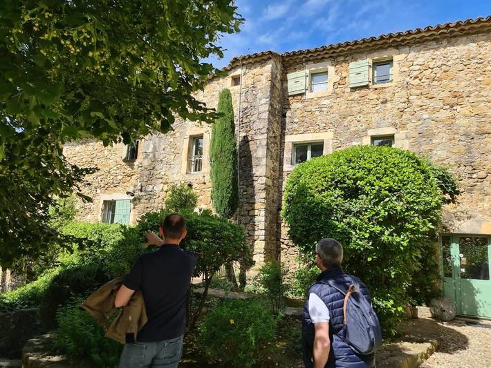 Location de vacances pour 48 personnes, avec piscine ainsi que jardin et vue, animaux acceptés dans La Ceze La Roque Sur Ceze - 3