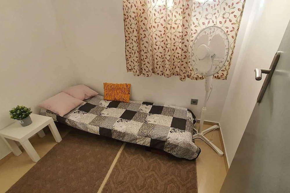 Quiet apartment with garden & terrace, parking space in Neuss, Rhein-Kreis Neuss