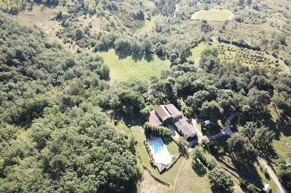 Une beau gîte spacieux, ouvert sur l´extérieur avec grande terrasse en bois in Campagne-sur-Aude, Parc naturel régional Corbières-Fenouillèdes