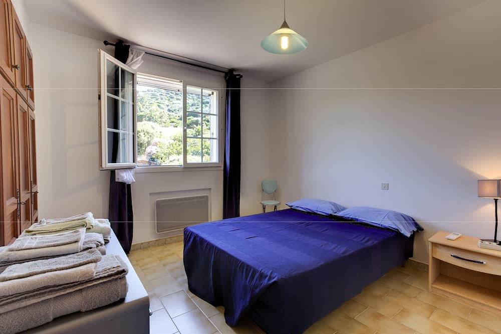 Appartement entier, Haut De Villa, Au Calme, Entre Terre Et Mer, A 10 Min d'Ajaccio in Alata, Région d'Ajaccio